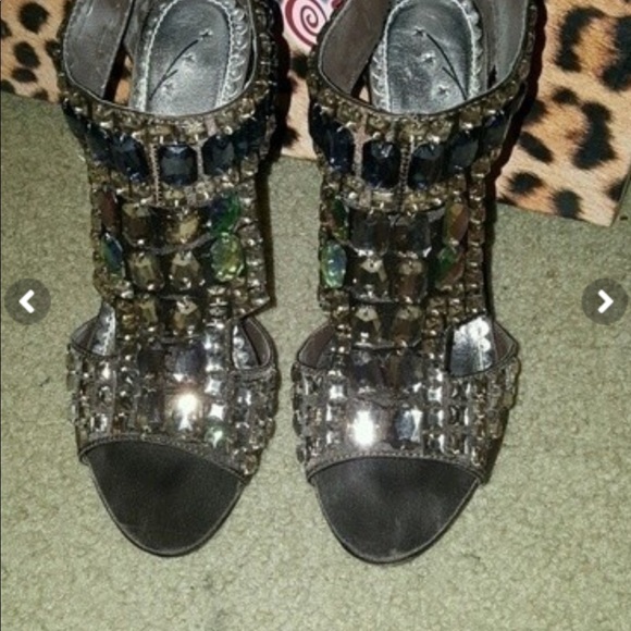 Naughty Monkey heels - Picture 2 of 5